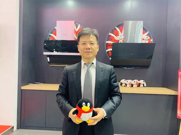 记者小记：3月14日，2019中国家电及消费电子博览会(Appliance & Electronics World Expo，简称AWE2019) 于上海新国际...