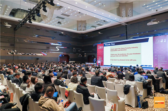 3月25日，第五届世界地板大会在上海卓美亚喜玛拉雅酒店隆重召开，本届大会以“赋予新动能 构建新格局”为主题。来自中国、美国、欧洲等多个国家和地区的领导、专家、学...