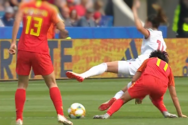 2019年6月18日凌晨女足世界杯B组小组赛最后一轮正式打响，中国女足零时迎战西班牙，面对这场至关重要的出线战，中国女足拼尽全力，经过激烈角逐，以0-0战平西班...