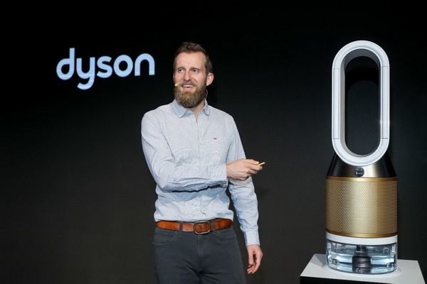 摘要: 全新Dyson Pure Humidify+Cool Cryptomic ™加湿空气净化风扇采用短波紫外线（UV-C）技术，冬季带来清洁加湿，夏季吹送湿...