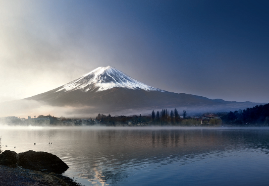 “山川异域，风月同天”，“岂曰无衣，与子同裳”突发的疫情牵动着举国上下每个人的心，伴随着恰合时宜的中国古诗文，一批又一批应急物资从日本送至中国，让我们感到来自友...