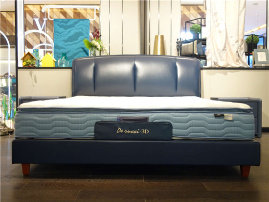 一套有颜有实力的寝具用品，不仅让人睡得舒适，也睡得心情愉悦。慕思BCD1-053B就是这么一套观赏性、专业性、实用性都极强的产品。它的灵感取自梵高画作的配色，同...