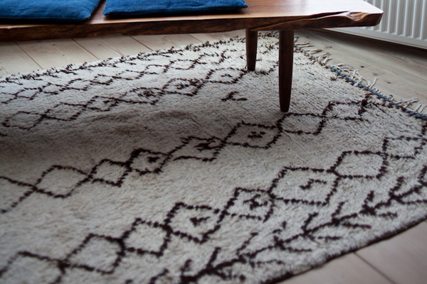 在美学设计与创新实用相融合下，地毯拥有了更多的功能与艺术性。
