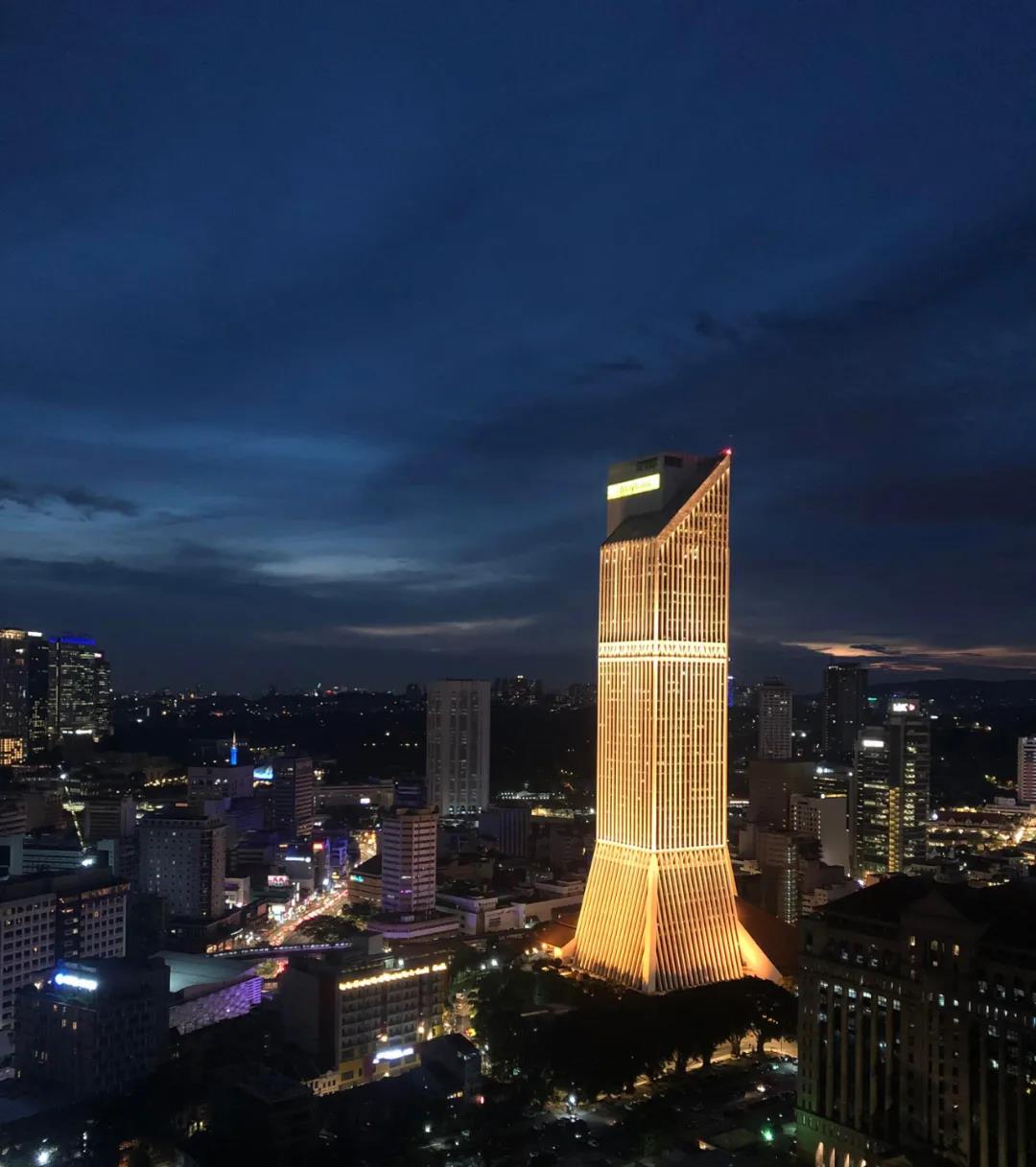 SHYLON 芯龙光电案例精选马来西亚 Maybank Tower01保罗·利科之问当邓丽君的歌声吹拂过1984年吉隆坡的夜空这片独立近27年的土地和她的人民或...