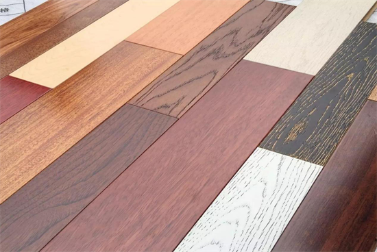2017年4月 ，天格地暖实木地板总部工作人员做了一项特殊的实验，他们将4组规格、6种材质、16种花色的天格产品进行互拼，最终所有地板被顺畅地拼接成为一个整体，...