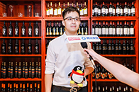 由国寿红木主办的中式生活美学沙龙举行，美利堡红酒庄总部总经理王发根接受腾讯家居采访。