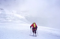 “为什么去登山?因为山在那里。”著名登山家马诺里用这样一句话诠释了登山的魅力。攀登作为一种生命的存在方式，是对生命的礼赞，是对远方与自然的敬畏。很多时候登山不是...