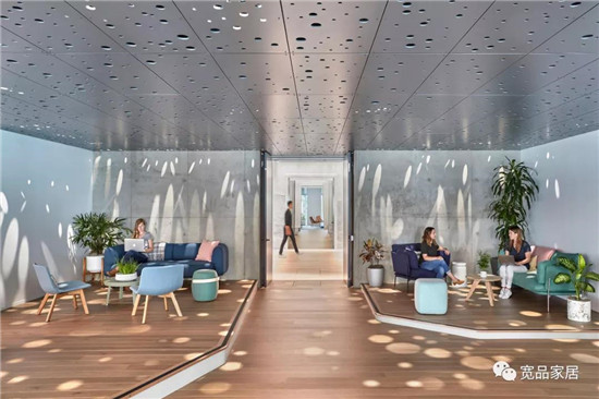 SLACK的新旧金山总部是由O+A和NITEO照明工作室设计的杰作，通过在办公室的地板上引导太平洋山脊小径的徒步旅行，将“户外活动”引入到新的水平。每一层代表着...