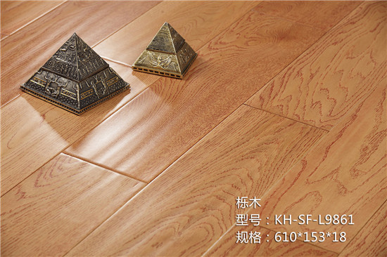 现在装修中，大部分业主在装修卧室的时候，都会选择木地板，毕竟木地板的纹理和柔和的感觉，都会比较适合卧室一些。但是木地板也有着各种不同的颜色，比如灰色、原木色和红...