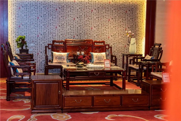 中国（大涌）红木文化博览城，定位打造国际红木家具一站式采购平台。