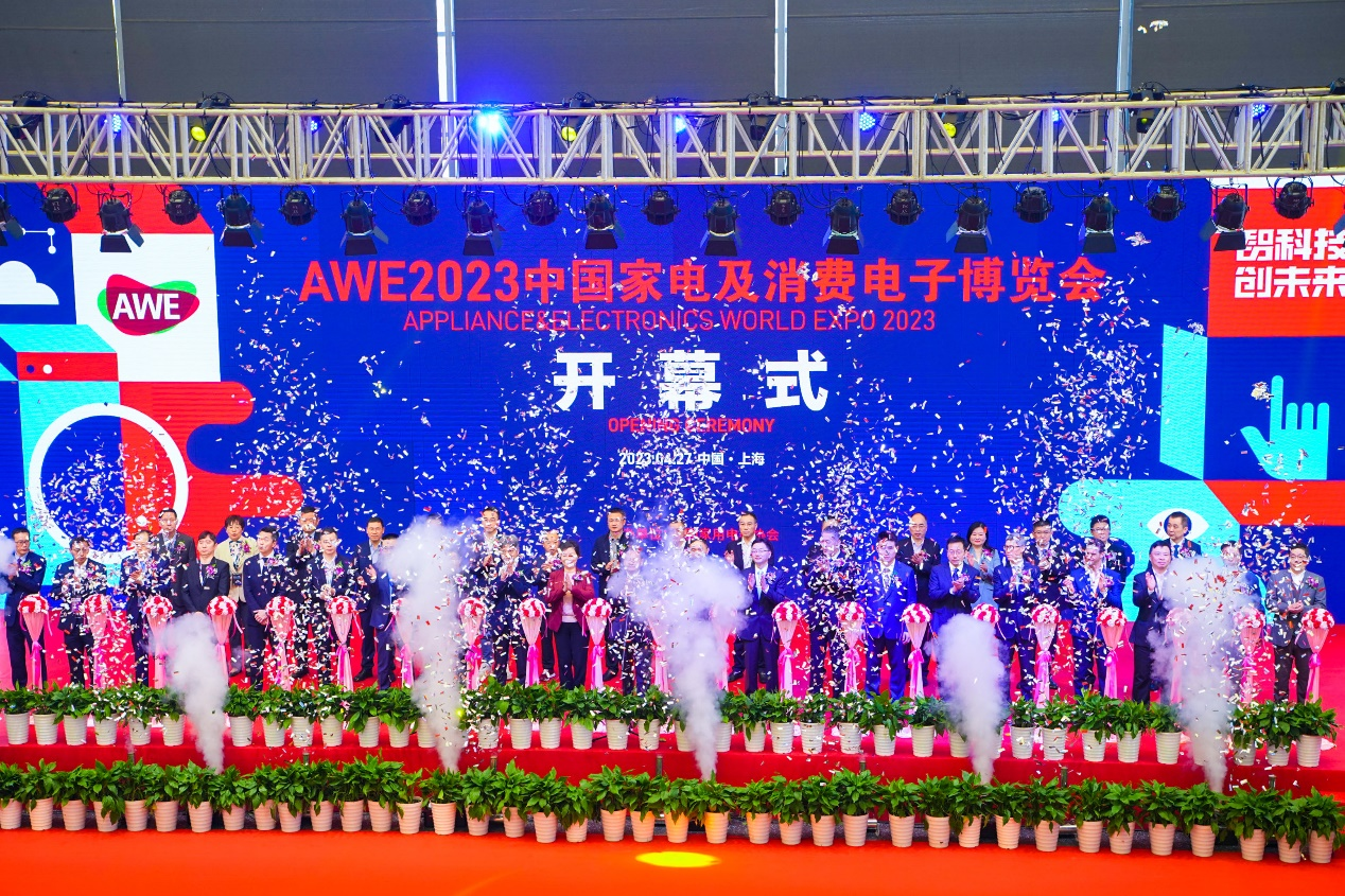 4月27日，全球家电及消费电子领域的顶级科技盛会——2023年中国家电及消费电子博览会（AWE2023）在上海新国际博览中心开幕。本届AWE以“智科技、创未来”...