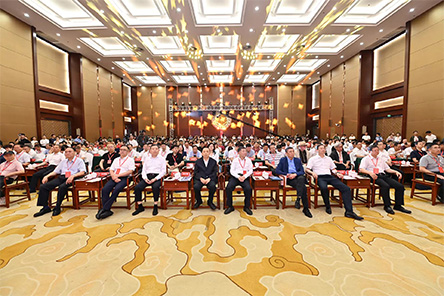 6月30日，第三届中国红木家具展览会在东阳中国木雕城隆重开幕。