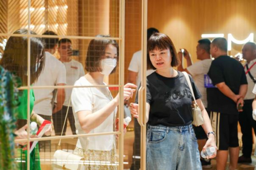 7月8日，以“建装理想家，服务新格局”为主题的第25届中国建博会（广州）盛大启幕。如今家居市场日新月异，随着经济的蓬勃发展及大家对于家居审美的不断提高，行业内各...