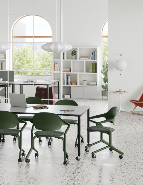 创造堆叠遐想Herman Miller X Stefan Diez合作发布Fuld座椅新品重构办公座椅全新想象作为Herman Miller 第一款水平堆叠座椅...