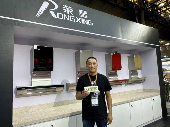 9月19日—21日，中国国际厨卫家居博览会(KIB)于上海新国际博览中心开幕，今年展会面对行业的新变化、新趋势重装上阵，将采取多项新措施、新手段为广大参展商、采...