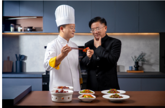提到中华美食文化，中国八大菜系之一的湘菜必然榜上有名。湘菜以其浓郁的色彩、丰富的油脂、鲜明的主味道，尤其以酸、辣、香、鲜、腊五味并存而著称，在世界上也颇有知名度...