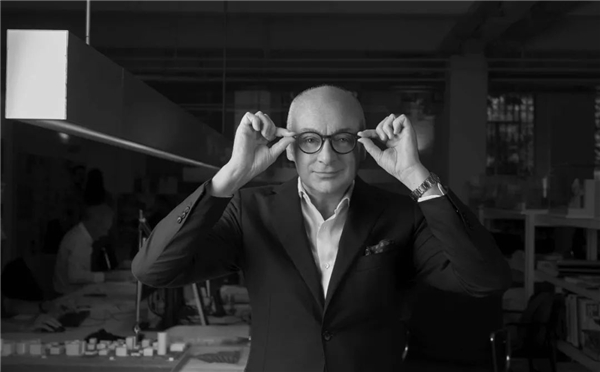 如何保持卓越出众、灵感不枯竭作为意大利设计和建筑界的“明星”Piero Lissoni给出了他的答案在持之以恒的创造力和热情背后要富有好奇心和求知欲尽可能更好地...