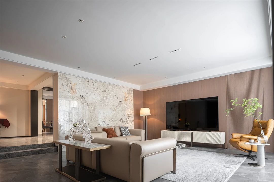 A-Lin Studio现代主义共振 X 简约时尚无需过多修饰，仅家具与空间的韵味之合就足以阐释空间的魅力。当设计嵌入空间时，它们之间的默契与配合便能将空间的魅...