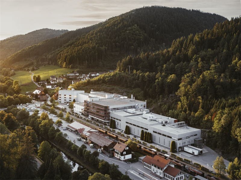 过去一年，汉斯格雅集团总部对位于黑森林的希尔塔赫制造工厂，即雅生卓越中心（“AXOR Center for Excellence”）进行了现代化改造。AXOR雅...