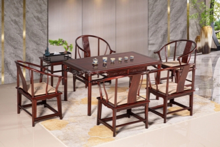 简单朴素与不落俗套的红木家具打造出你心中的茶室。