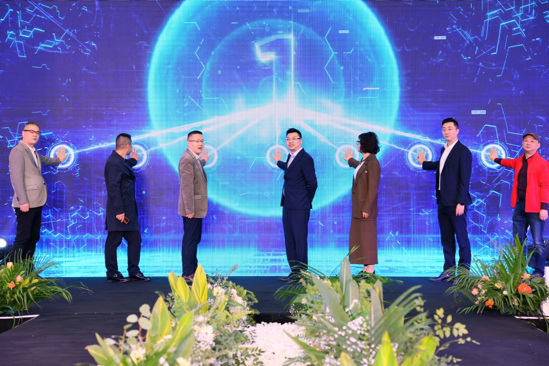 On March 16, 2024, in the Red Star Macalline Southwest Global Home Store 1, another Huawei all room intelligent authorized experience store was officially opened. The store has won the National Excellent Design Award, and it reproduces the private life of villas, furniture, household appliances, soft doors and windows