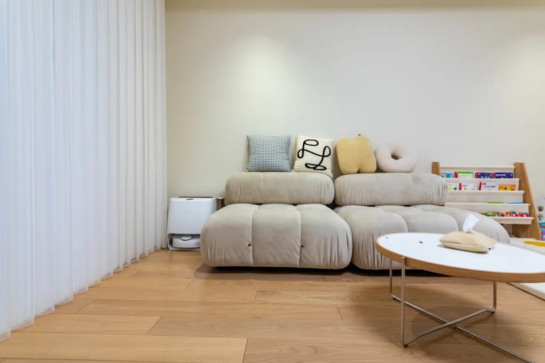  As a durable household product, the floor has a long service life, large laying area and is difficult to repair if problems occur later. For these reasons