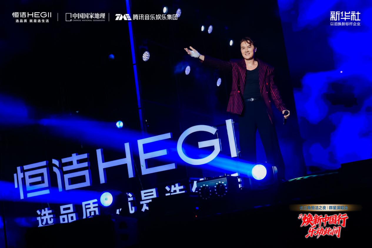 5、吴克群演唱现场1
