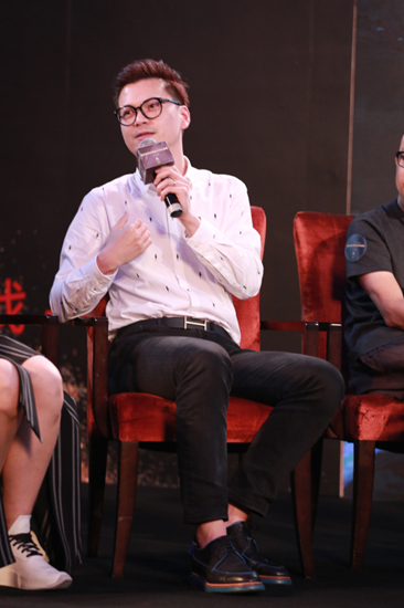 正方三辩卢伟佳:被抄袭是对自身的鞭策和激励谢柯:抄袭愿意不愿意