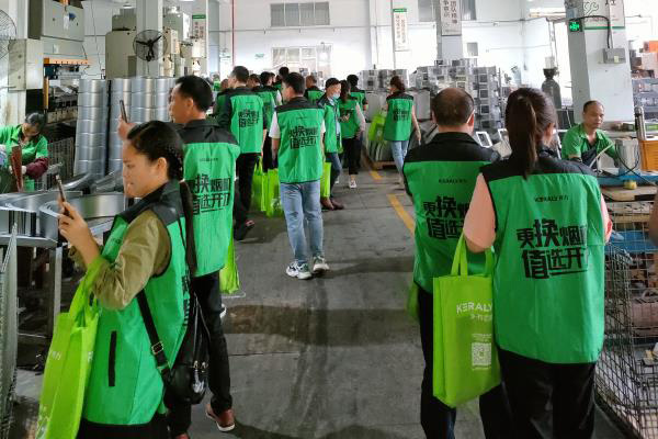 继今年首次邀请全国终端直营门店开展返厂活动后，中山市开力品牌营销有限公司在返厂行动上再次发力。2021年3月16日，湖南常德代理商娄方平、张家界代理商及其分销网...