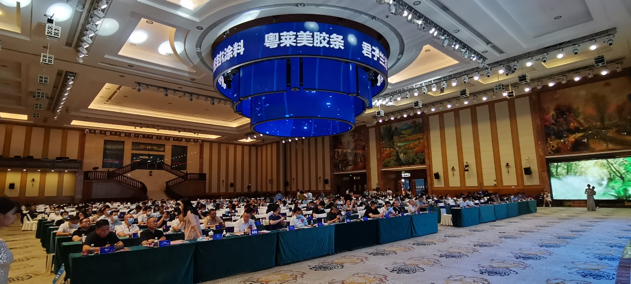 2022年7月6日，粤莱美在广东佛山参加了由广东省门业协会举办，花王水漆和永特耐木胶总冠名的中国木门窗行业年会暨产业链融合发展大会。