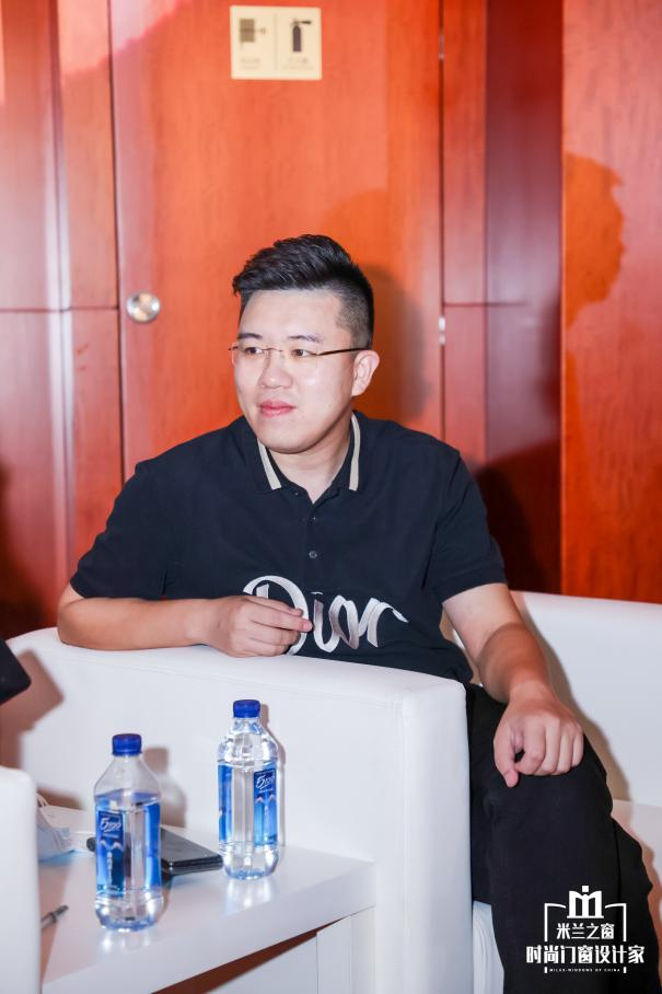 7月30日，2022时尚大赏在北京盛大召开，作为米兰之窗一个重大的节日，在本次活动上，活动期间，优居研究院对米兰之窗长春优秀经销商代表许朗菲进行了采访。